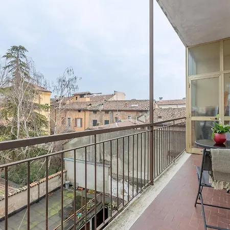 Guesthost - Porta San Pietro Lovely Flat