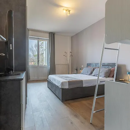 Guesthost - Porta San Pietro Lovely Flat 费拉拉