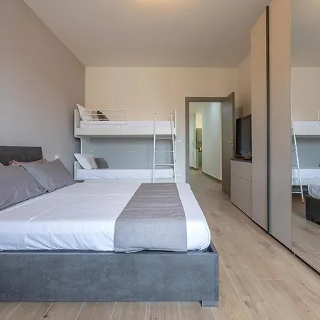 Guesthost - Porta San Pietro Lovely Flat Ferrara