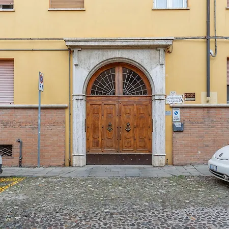 Guesthost - Porta San Pietro Lovely Flat