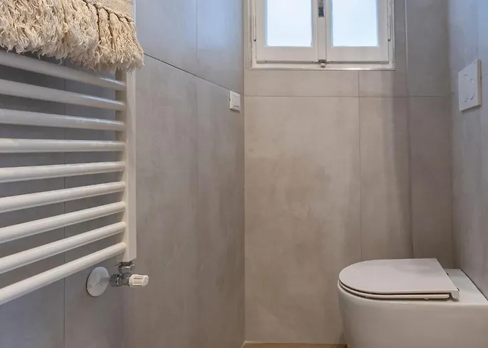 Guesthost - Porta San Pietro Lovely Flat Φεράρα