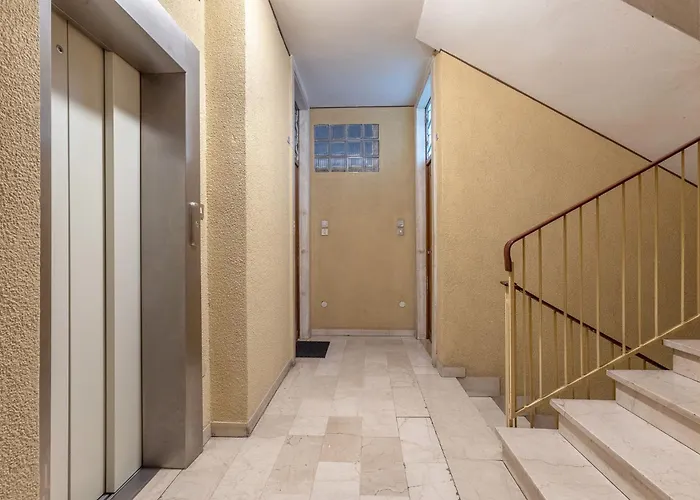 Guesthost - Porta San Pietro Lovely Flat Φεράρα